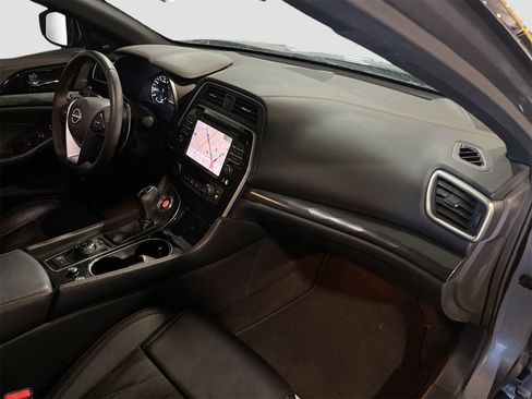 Used 2023 Nissan Maxima SR w/ Sport Mat Group image 31