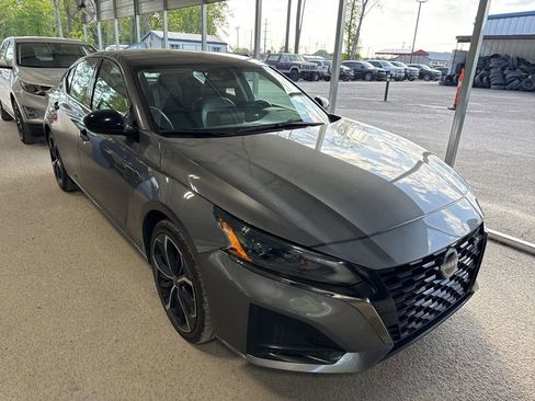 Used 2024 Nissan Altima 2.5 SR image 1