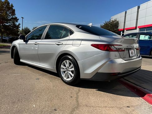 Used 2025 Toyota Camry LE image 8