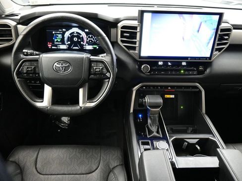 Used 2024 Toyota Tundra Limited AWD/4WD image 7
