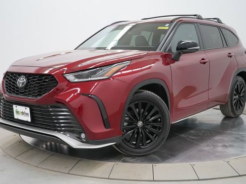 Used 2023 Toyota Highlander XSE AWD/4WD image 1