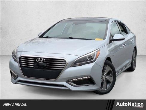 Used 2017 Hyundai Sonata Limited w/ Ultimate Package 02 image 1