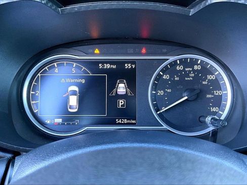 Used 2025 Nissan Versa SR w/ Trunk Package image 22