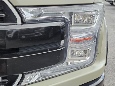 Used 2019 Ford F150 Lariat w/ Equipment Group 502A Luxury AWD/4WD image 13