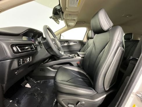 Used 2023 Lincoln Nautilus FWD image 16