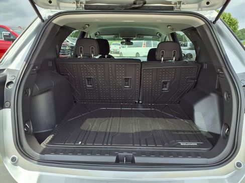 Used 2020 Chevrolet Equinox LT w/ LPO, Floor Liner Package FWD image 13