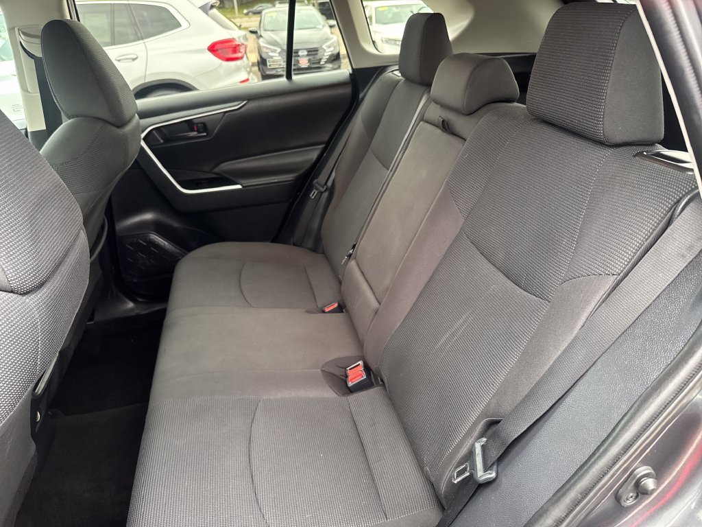 Used 2021 Toyota RAV4 LE AWD/4WD image 33