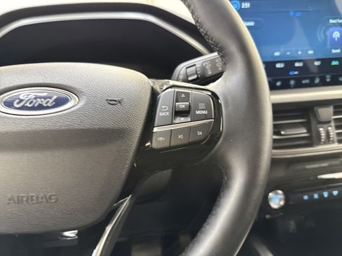 Used 2025 Ford Escape SE FWD image 18