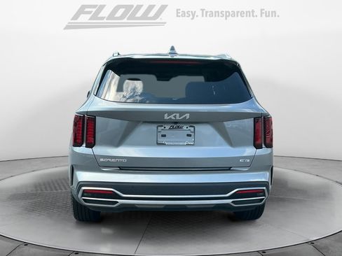 Used 2023 Kia Sorento EX FWD image 8