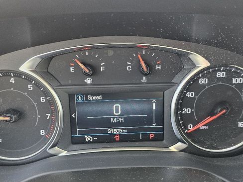 Used 2023 GMC Acadia SLE w/ Driver Convenience Package image 5