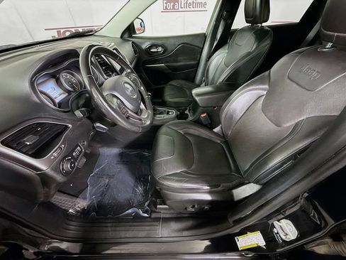 Used 2021 Jeep Cherokee Latitude Lux w/ Comfort/Convenience Group AWD/4WD image 24
