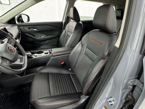 Certified 2026 Nissan Rogue SV AWD/4WD image 10