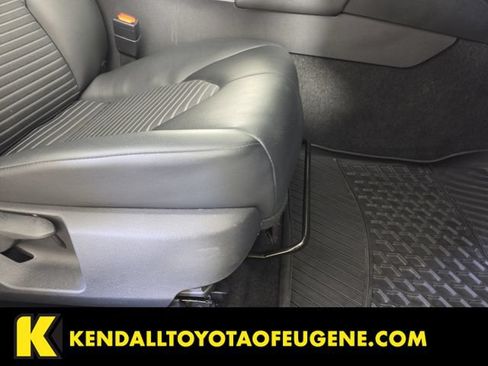 Used 2022 Toyota Camry SE FWD image 30