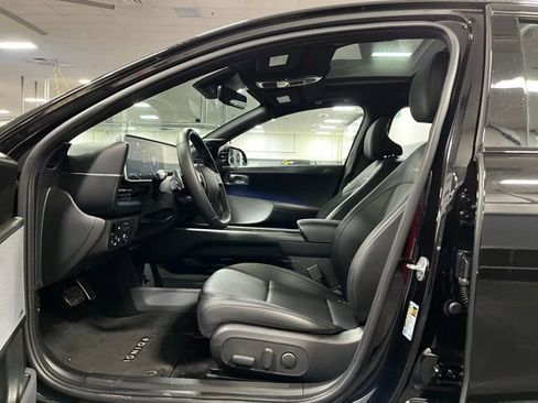 Used 2024 Hyundai Ioniq 6 Limited image 12