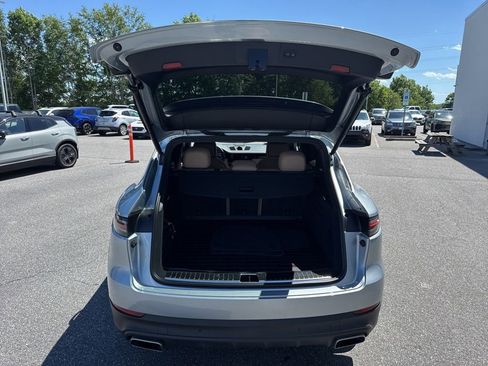 Used 2023 Porsche Cayenne AWD/4WD image 11
