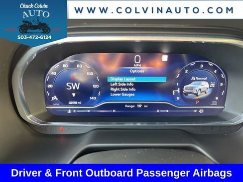 Used 2022 Chevrolet Suburban High Country w/ Premium Package 2 AWD/4WD image 18