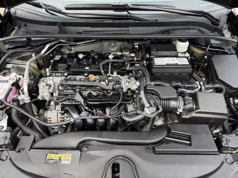 Used 2025 Toyota Corolla LE FWD image 29