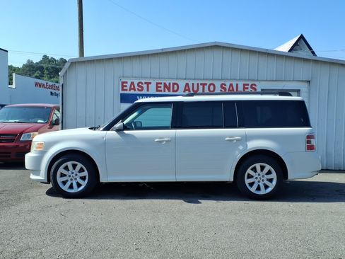 Used 2009 Ford Flex SE FWD image 2