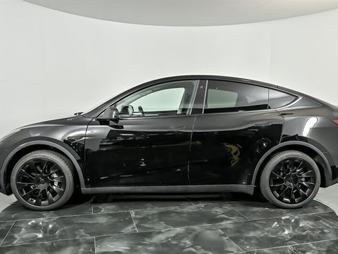Used 2023 Tesla Model Y Long Range AWD/4WD image 6