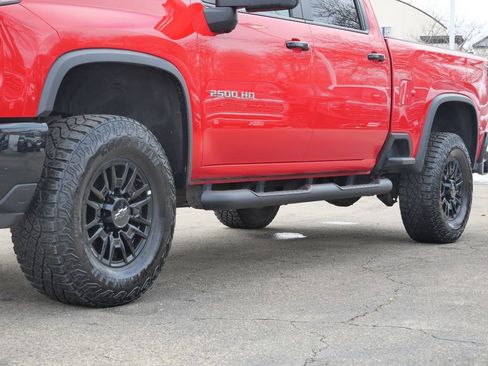 Used 2025 Chevrolet Silverado 2500 ZR2 w/ Technology Package AWD/4WD image 5