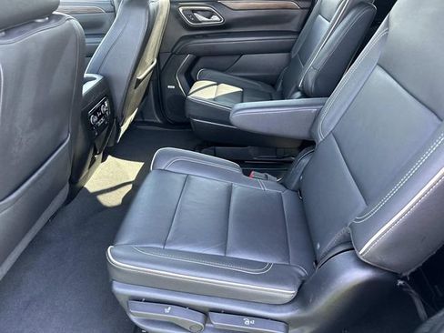 Used 2023 Chevrolet Suburban Premier image 26