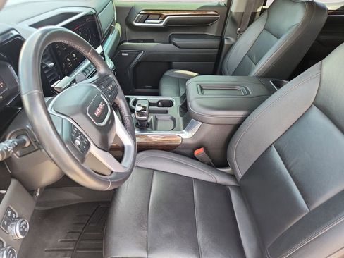 Used 2022 GMC Sierra 1500 Elevation w/ Elevation Premium Package image 9