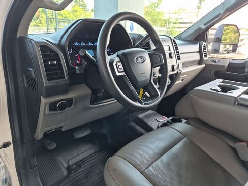 Used 2019 Ford F250 XL w/ Power Equipment Group RWD image 9