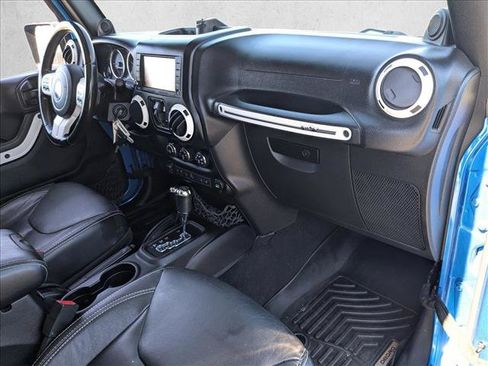 Used 2014 Jeep Wrangler Unlimited Sahara AWD/4WD image 29