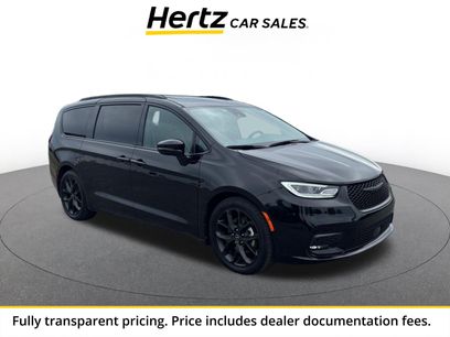 Used 2025 Chrysler Pacifica Limited