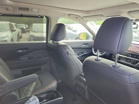 New 2026 Nissan Pathfinder Platinum FWD image 28
