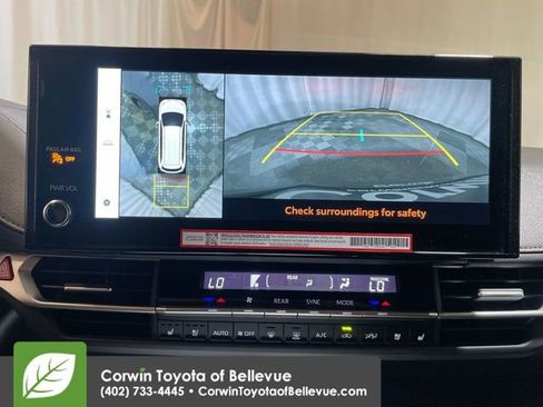 New 2025 Toyota Sienna Platinum image 18