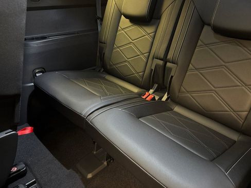 New 2026 Volkswagen Atlas SE image 14