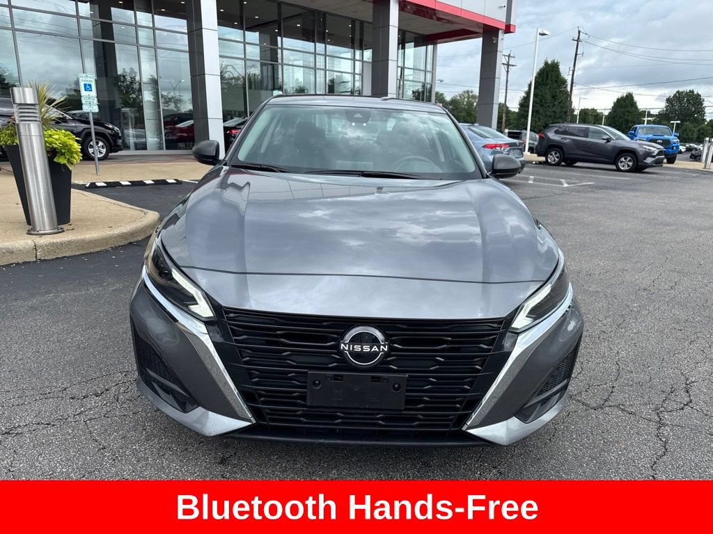 Used 2024 Nissan Altima 2.5 SV FWD image 10