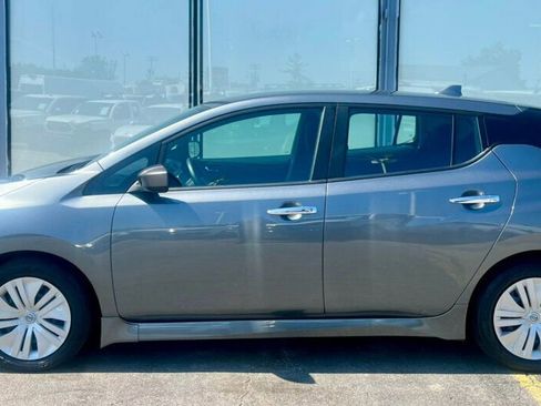 Used 2023 Nissan Leaf S image 2