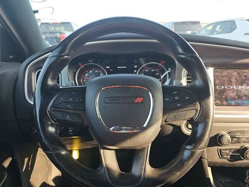 Used 2019 Dodge Charger SXT AWD/4WD image 7
