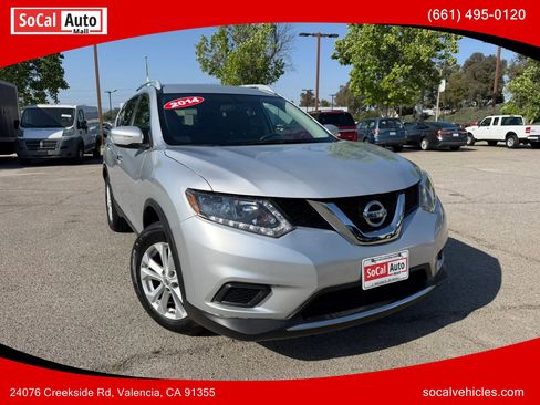 Used 2014 Nissan Rogue SV FWD image 1