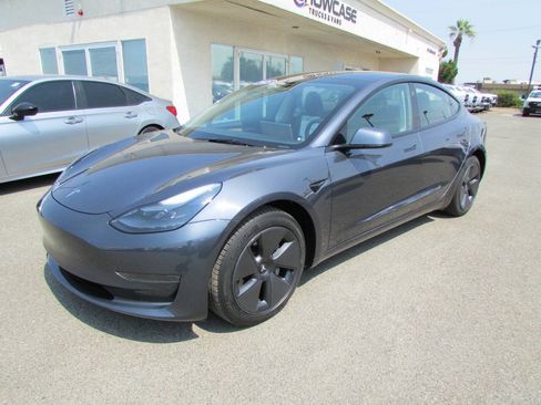 Used 2023 Tesla Model 3 Standard Range RWD image 4