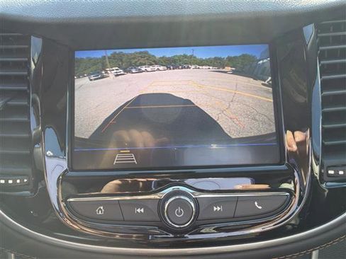 Certified 2022 Chevrolet Trax LT w/ LT Convenience Package image 21