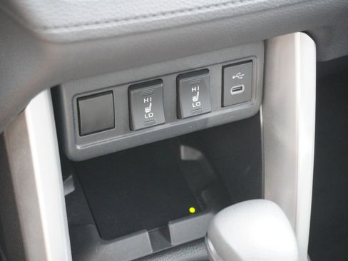 Used 2024 Toyota Corolla Cross XLE w/ Convenience Package FWD image 24
