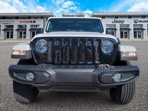 Used 2022 Jeep Gladiator Sport image 3