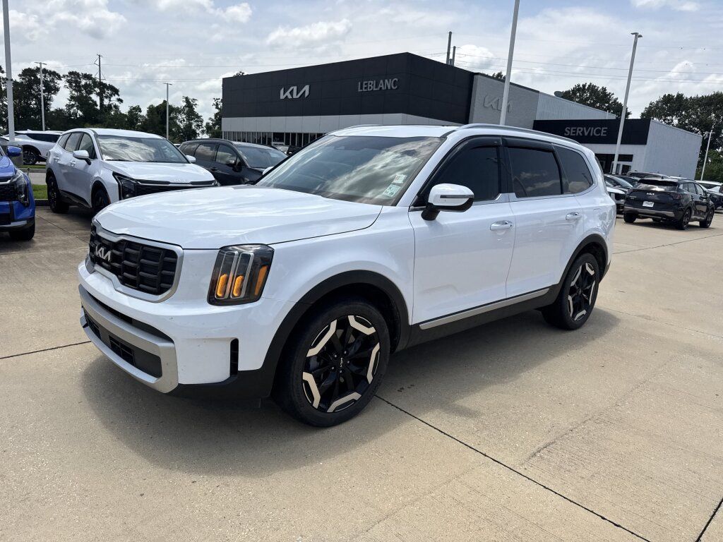 Certified 2024 Kia Telluride S w/ S Sunroof Package FWD image 2