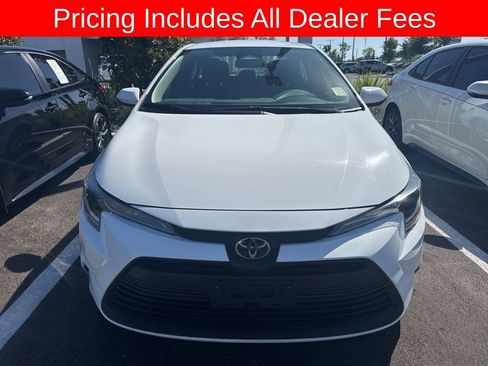 Used 2023 Toyota Corolla LE FWD image 2