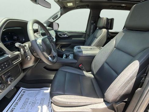 Certified 2024 Chevrolet Suburban Z71 w/ Luxury Package AWD/4WD image 17