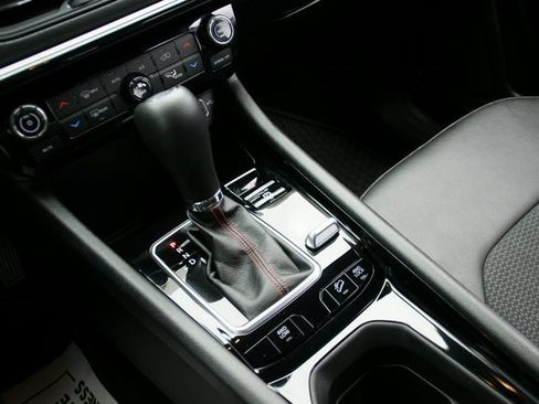 Used 2025 Jeep Compass Trailhawk image 22