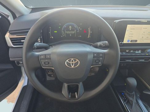 Used 2026 Toyota Camry LE w/ Convenience Package FWD image 4