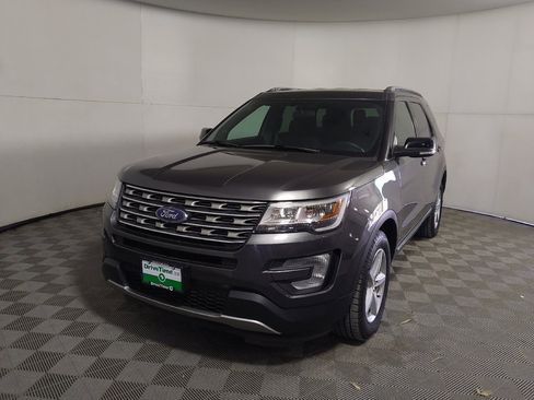 Used 2017 Ford Explorer XLT w/ Class II Trailer Tow Package AWD/4WD image 15