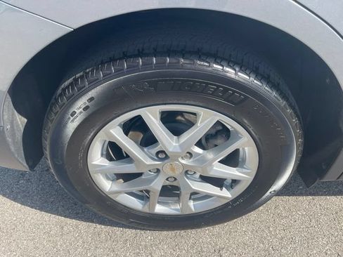 Used 2023 Chevrolet Equinox LT FWD image 28