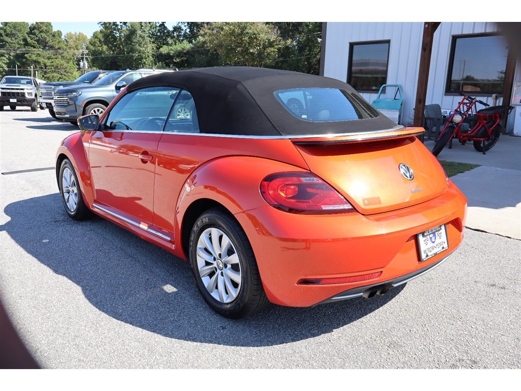 Used 2019 Volkswagen Beetle 2.0T FWD image 3