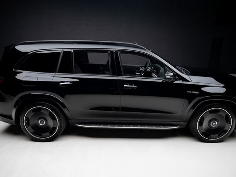 Used 2025 Mercedes-Benz GLS 63 AMG 4MATIC image 37