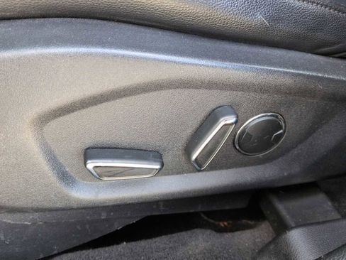 Used 2016 Ford Explorer XLT w/ Equipment Group 202A image 17